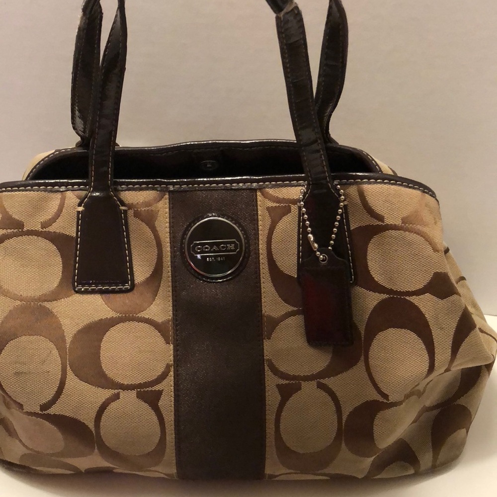 Name brand hand bags - Picture 2 of 4